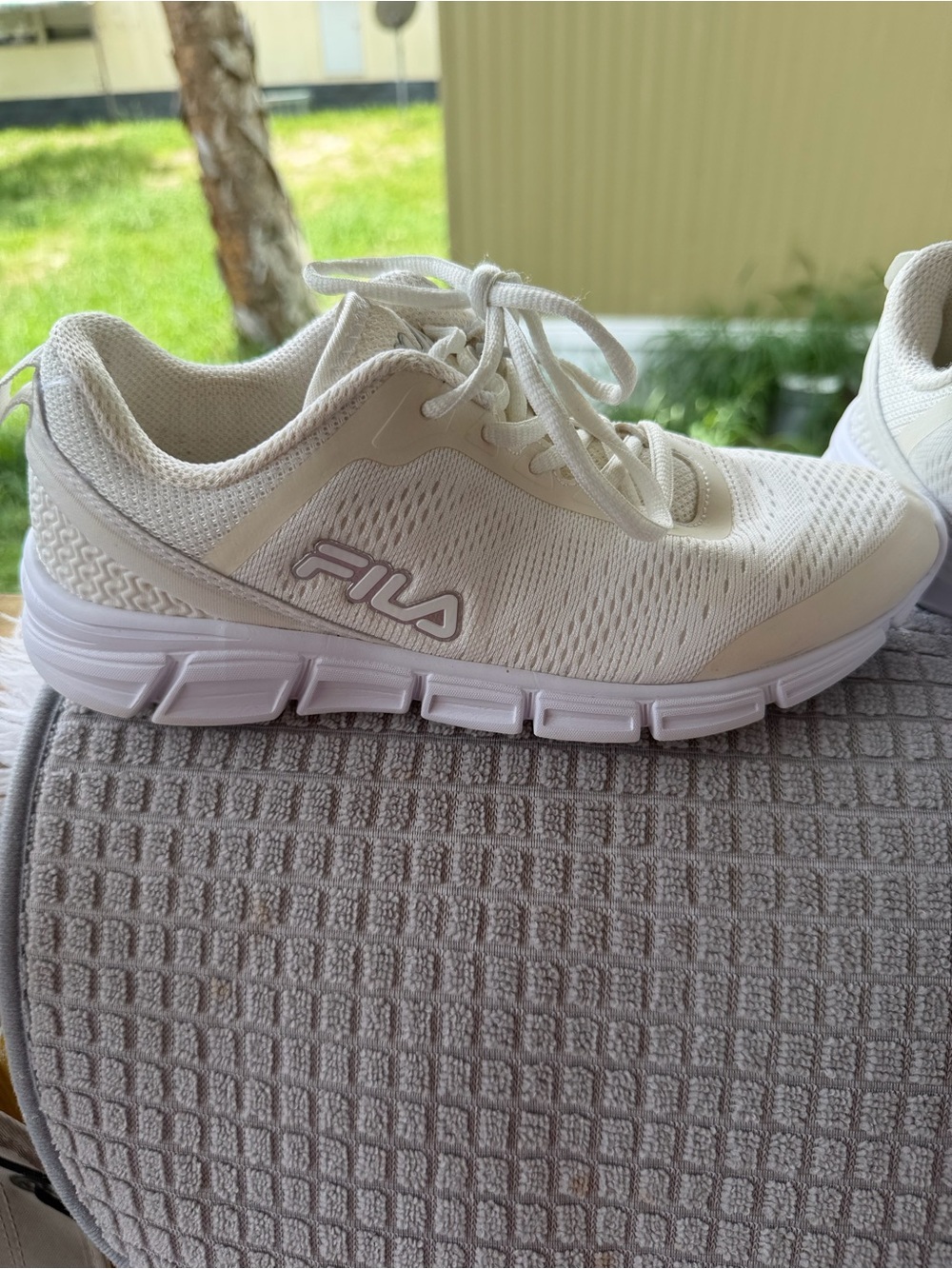 Fila Women's Cream Lace-Up Mesh Athletic Sneakers